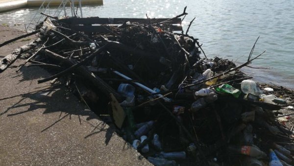 БРАУНОВИЋ НА ЧЕЛУ: Акција чишћења Дрине и Дринског језера код Малог Зворника БРАУНОВИЋ НА ЧЕЛУ: Акција чишћења Дрине и Дринског језера код Малог Зворника