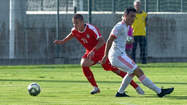 БИВШИ ИГРАЧ ЗВЕЗДЕ И ВАЛЕНСИЈЕ ПОЈАЧАО КОЛУБАРУ: Клуб из Лазаревца довео талентовано крило БИВШИ ИГРАЧ ЗВЕЗДЕ И ВАЛЕНСИЈЕ ПОЈАЧАО КОЛУБАРУ: Клуб из Лазаревца довео талентовано крило