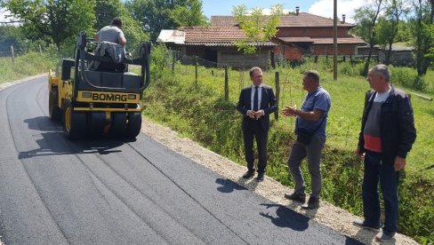 ДА МЕШТАНИ ОСТАЈУ: Радост у селима Тутњевцу и Горњем Забрђу код Угљевика ДА МЕШТАНИ ОСТАЈУ: Радост у селима Тутњевцу и Горњем Забрђу код Угљевика