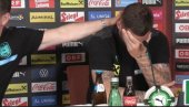 АРНАУТОВИЋ БРИЗНУО У ПЛАЧ ПРЕД МЕДИЈИМА: Окидач је била једна болна тема (ВИДЕО) АРНАУТОВИЋ БРИЗНУО У ПЛАЧ ПРЕД МЕДИЈИМА: Окидач је била једна болна тема (ВИДЕО)