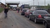GUŽVE NA PRELAZU MERDARE: Gastarbajteri se vraćaju na KiM zbog sezone godišnjih odmora GUŽVE NA PRELAZU MERDARE: Gastarbajteri se vraćaju na KiM zbog sezone godišnjih odmora