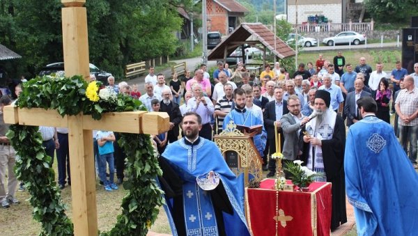 РОД СЕ СЕЋА ЛЕЛИЋКОГ СВЕЦА: Освештана земља за изградњу храма у Малешевцима РОД СЕ СЕЋА ЛЕЛИЋКОГ СВЕЦА: Освештана земља за изградњу храма у Малешевцима