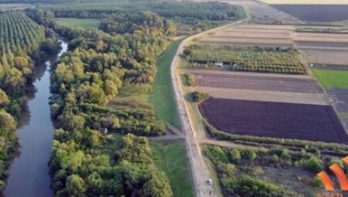 SKORO ČETIRI HILJADE HEKTARA DRŽAVNE ZEMLJE U ZAKUP: Opština Sečanj raspisala javni oglas, postupak javnog nadmetanja elektronskim putem SKORO ČETIRI HILJADE HEKTARA DRŽAVNE ZEMLJE U ZAKUP: Opština Sečanj raspisala javni oglas, postupak javnog nadmetanja elektronskim putem
