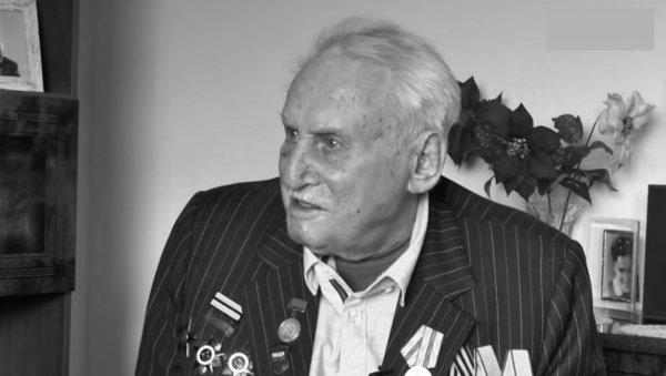 ПРЕМИНУО ДАВИД ДУШМАН: Совјетским тенком развалио ограду логора - одлазак последњег живог ослободиоца Аушвица ПРЕМИНУО ДАВИД ДУШМАН: Совјетским тенком развалио ограду логора - одлазак последњег живог ослободиоца Аушвица