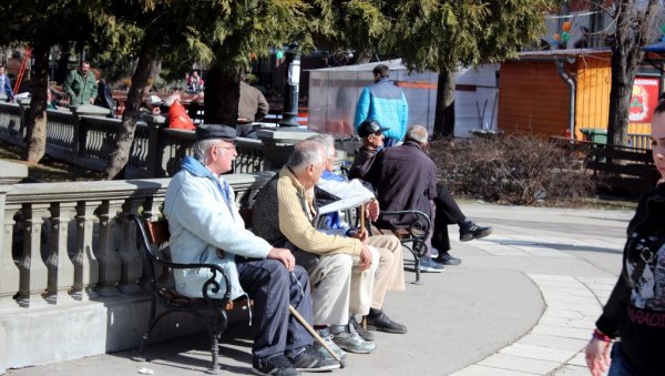 БАЊЕ ГРАТИС ЗА 15.500 ПЕНЗИОНЕРА: Завршен конкурс за бесплатан опоравак старих у лечилиштима у Србији БАЊЕ ГРАТИС ЗА 15.500 ПЕНЗИОНЕРА: Завршен конкурс за бесплатан опоравак старих у лечилиштима у Србији