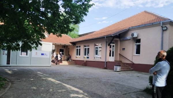 ОБОЛЕЛИ ОД КОРОНА ВИРУСА ЗБРИНУТИ У КРУШЕВЦУ: Грудно одељење Опште болнице у Параћину спремно за нон-ковид пацијенте ОБОЛЕЛИ ОД КОРОНА ВИРУСА ЗБРИНУТИ У КРУШЕВЦУ: Грудно одељење Опште болнице у Параћину спремно за нон-ковид пацијенте