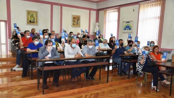 У ЋУПРИЈИ РЕБАЛАНС БУЏЕТА: Власници угоститељских објеката ослобођени плаћања закупа за летње баште У ЋУПРИЈИ РЕБАЛАНС БУЏЕТА: Власници угоститељских објеката ослобођени плаћања закупа за летње баште