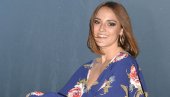 EMINI VIŠESTRUKI IDENTITETI: Izložba ćerke Gorana Bregovića u Beogradu EMINI VIŠESTRUKI IDENTITETI: Izložba ćerke Gorana Bregovića u Beogradu