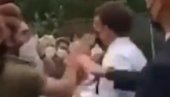 ОГЛАСИО СЕ МАКРОН НАКОН ШАМАРА: Ево шта је председник Француске рекао о инциденту (ВИДЕО) ОГЛАСИО СЕ МАКРОН НАКОН ШАМАРА: Ево шта је председник Француске рекао о инциденту (ВИДЕО)