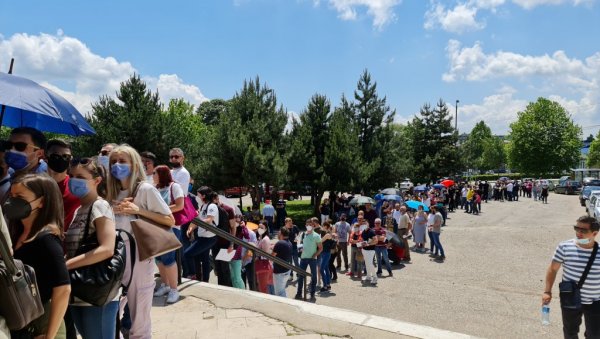 КАКО СТРАНЦИ ДОБИЈАЈУ ЗЕЛЕНИ СЕРТИФИКАТ У СРБИЈИ: Процедура лака и једноставна - ево шта је потребно да урадите КАКО СТРАНЦИ ДОБИЈАЈУ ЗЕЛЕНИ СЕРТИФИКАТ У СРБИЈИ: Процедура лака и једноставна - ево шта је потребно да урадите