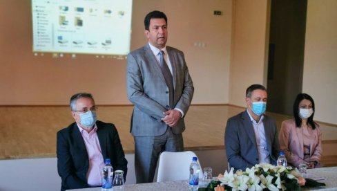 РЕЦЕПТ БОЉЕМ ОБРАЗОВАЊУ: У медицинској школи у Шапцу одржан састанак представника средњих школа РЕЦЕПТ БОЉЕМ ОБРАЗОВАЊУ: У медицинској школи у Шапцу одржан састанак представника средњих школа
