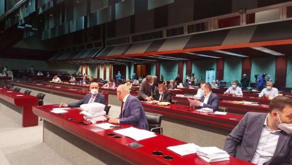 УСВОЈЕН РЕБАЛАНС БУЏЕТА: Ево како ће новац бити распоређен УСВОЈЕН РЕБАЛАНС БУЏЕТА: Ево како ће новац бити распоређен