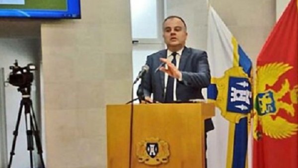 ОСВОЈИО ЈОШ ЈЕДАН МАНДАТ: Стеван Катић изабран за председника Херцег Новог ОСВОЈИО ЈОШ ЈЕДАН МАНДАТ: Стеван Катић изабран за председника Херцег Новог