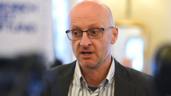 НЕЗАКОНИТО ПОЛОВИНА ДИРЕКТОРА: Примена Закона о јавним предузећима спорна због в. д. стања НЕЗАКОНИТО ПОЛОВИНА ДИРЕКТОРА: Примена Закона о јавним предузећима спорна због в. д. стања