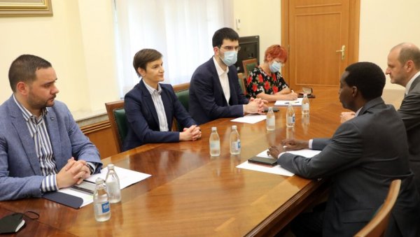 ПРЕДВИЂАЈУ НАМ РАСТ ОД ПЕТ ОДСТО! Светска банка у најновијем извештају прогнозира да ће наша држава напредовати дупло боље од окружења ПРЕДВИЂАЈУ НАМ РАСТ ОД ПЕТ ОДСТО! Светска банка у најновијем извештају прогнозира да ће наша држава напредовати дупло боље од окружења