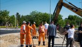 НАСТАВЉАЈУ СЕ РАДОВИ НА ОБИЛАЗНИЦИ ОКО ЗРЕЊАНИНА: Ускоро дозвола и за четврти крак НАСТАВЉАЈУ СЕ РАДОВИ НА ОБИЛАЗНИЦИ ОКО ЗРЕЊАНИНА: Ускоро дозвола и за четврти крак