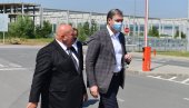 MALOPRE SAM ČUO NAJLEPŠU VEST ZA JAGODINU: Vučić najavio izgradnju još jedne fabrike MALOPRE SAM ČUO NAJLEPŠU VEST ZA JAGODINU: Vučić najavio izgradnju još jedne fabrike
