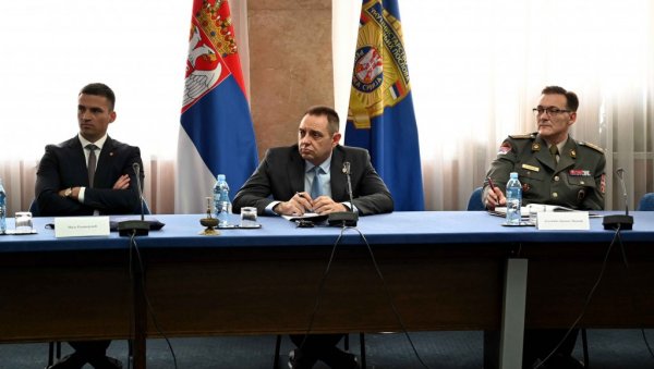 ВУЛИН: МУП образовању поклања велику пажњу, без школованог полицајца нема ни озбиљне службе ВУЛИН: МУП образовању поклања велику пажњу, без школованог полицајца нема ни озбиљне службе