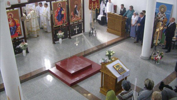 СЛУЖЕНА ЛИТУРГИЈА: Обележена слава најмногољуднијег насеља у Зрењанину СЛУЖЕНА ЛИТУРГИЈА: Обележена слава најмногољуднијег насеља у Зрењанину