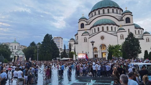 ВЕЛИЧАНСТВЕН СНИМАК ИСПРЕД ХРАМА СВЕТОГ САВЕ: Велики број верника у Спасовданској литији (ВУДЕО) ВЕЛИЧАНСТВЕН СНИМАК ИСПРЕД ХРАМА СВЕТОГ САВЕ: Велики број верника у Спасовданској литији (ВУДЕО)