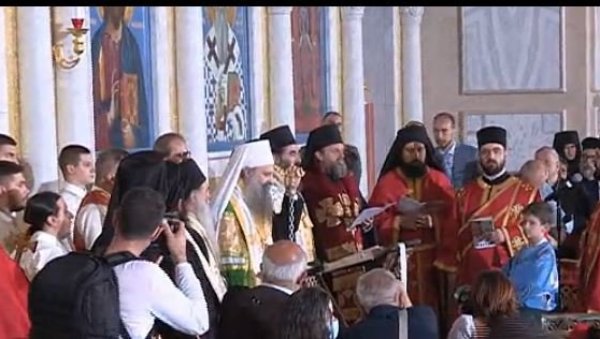СПАСОВДАНСКА ЛИТИЈА У БЕОГРАДУ: Патријарх Порфирије служио молебан у Храму Светог Саве, велики број верника испед светиње (ФОТО/ВИДЕО) СПАСОВДАНСКА ЛИТИЈА У БЕОГРАДУ: Патријарх Порфирије служио молебан у Храму Светог Саве, велики број верника испед светиње (ФОТО/ВИДЕО)