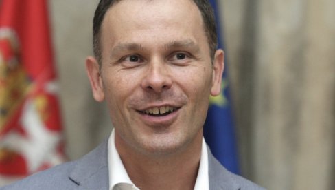 MINISTAR MALI UPOZORIO GRAĐANE: Još danas imate vremena da se prijavite za jednokratnu novčanu pomoć u iznosu od 3.000 dinara MINISTAR MALI UPOZORIO GRAĐANE: Još danas imate vremena da se prijavite za jednokratnu novčanu pomoć u iznosu od 3.000 dinara