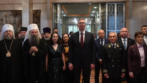 ВУЧИЋ И ПАТРИЈАРХ ПОРФИРИЈЕ У АМБАСАДИ: Харченко организовао пријем поводом Дана Русије ВУЧИЋ И ПАТРИЈАРХ ПОРФИРИЈЕ У АМБАСАДИ: Харченко организовао пријем поводом Дана Русије