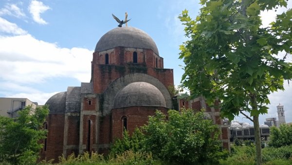 БЕСТИДНИ ЗАХТЕВ АЛБАНСКОГ ИСТОРИЧАРА: Због обележавања Видовдана тражи да се Храм Христа Спаса у Приштини претвори у музеј БЕСТИДНИ ЗАХТЕВ АЛБАНСКОГ ИСТОРИЧАРА: Због обележавања Видовдана тражи да се Храм Христа Спаса у Приштини претвори у музеј