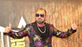 ХИМНА ЗРЕЛИХ ЗАВОДНИКА: Миле Китић представио песму и спот Клинац