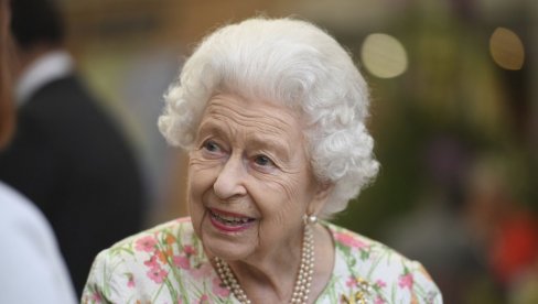 KRALJICA ELIZABETA ZBUNILA SVETSKE LIDERE: Postavila im pitanje koje je sve nasmejalo (FOTO) KRALJICA ELIZABETA ZBUNILA SVETSKE LIDERE: Postavila im pitanje koje je sve nasmejalo (FOTO)