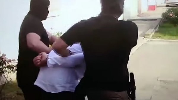 ИНСПЕКТОР КРТИЦА РАДИО ЗА БЕЛИВУКА? Тужилац предлаже да се случај инспектора Божидара Столића припоји оптужници против злогласне екипе ИНСПЕКТОР КРТИЦА РАДИО ЗА БЕЛИВУКА? Тужилац предлаже да се случај инспектора Божидара Столића припоји оптужници против злогласне екипе