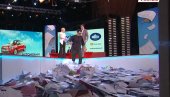 У ШЕТЊИ САЗНАЛИ ДА СУ ДОБИЛИ СТАН: Весело у породици Тодосић, Бојан Перић извукао њихову коверту у наградној игри Узми рачун и победи