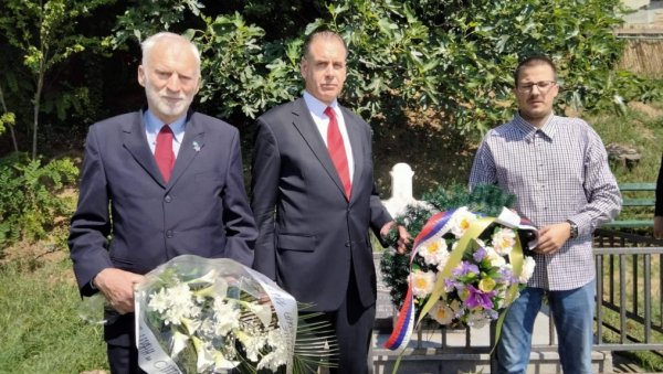 ДАН КАДА ЈЕ ЂОРЂЕ СТРАТИМИРОВИЋ ПОСТАО ВОЖД: Обележена 173. годишњица српске победе у Сремским Карловцима ДАН КАДА ЈЕ ЂОРЂЕ СТРАТИМИРОВИЋ ПОСТАО ВОЖД: Обележена 173. годишњица српске победе у Сремским Карловцима