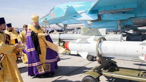 ТРЕБА ЛИ ОСВЕШТАТИ И РАКЕТЕ? У Руској цркви води се расправа о томе да ли је благослов подобан само за војнике или и за оружје ТРЕБА ЛИ ОСВЕШТАТИ И РАКЕТЕ? У Руској цркви води се расправа о томе да ли је благослов подобан само за војнике или и за оружје