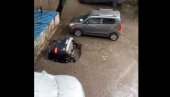 ЗЕМЉА ПРОГУТАЛА АУТОМОБИЛ: Невероватан призор из Индије, ауто нестао за пар секунди (ВИДЕО) ЗЕМЉА ПРОГУТАЛА АУТОМОБИЛ: Невероватан призор из Индије, ауто нестао за пар секунди (ВИДЕО)
