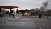 ЗАПАЛИО СЕ КОМБИ КОД СУБОТИЦЕ: Полиција и ватрогасци спречили трагедију ЗАПАЛИО СЕ КОМБИ КОД СУБОТИЦЕ: Полиција и ватрогасци спречили трагедију
