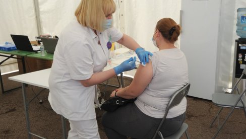 POSLE 15 MESECI NEMA ZARAŽENIH U SOCIJALNIM USTANOVAMA: Vakcinisano više od 90 odsto stanara POSLE 15 MESECI NEMA ZARAŽENIH U SOCIJALNIM USTANOVAMA: Vakcinisano više od 90 odsto stanara