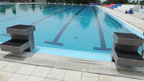 ОВО ЈЕ БАЗЕН У КОМЕ СЕ УТОПИО ДЕЧАК: Незапамћена трагедија у Оџацима ОВО ЈЕ БАЗЕН У КОМЕ СЕ УТОПИО ДЕЧАК: Незапамћена трагедија у Оџацима