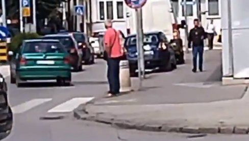 НЕВЕРОВАТАН СНИМАК ИЗ ПОЖАРЕВЦА: Провозао се кроз центар града са најлуђом приколицом на свету (ВИДЕО) НЕВЕРОВАТАН СНИМАК ИЗ ПОЖАРЕВЦА: Провозао се кроз центар града са најлуђом приколицом на свету (ВИДЕО)