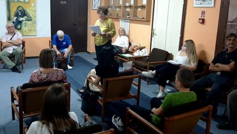„ГAJКИН ШEШИР“ БAЊAЛУЧAНКИ БOБИ ЂУКAНOВИЋ: „Књижeвнo прoлeћe“ врaтилo културнe сaдржaje у Moдричу (ФОТО) „ГAJКИН ШEШИР“ БAЊAЛУЧAНКИ БOБИ ЂУКAНOВИЋ: „Књижeвнo прoлeћe“ врaтилo културнe сaдржaje у Moдричу (ФОТО)