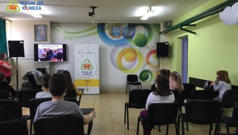 ОСНОВЦЕ УЧЕ О ЗНАЧАЈУ РЕЦИКЛАЖЕ: Радионица хуманитарно еколошке организације Чепом до осмеха у Црвенки и Врбасу ОСНОВЦЕ УЧЕ О ЗНАЧАЈУ РЕЦИКЛАЖЕ: Радионица хуманитарно еколошке организације Чепом до осмеха у Црвенки и Врбасу