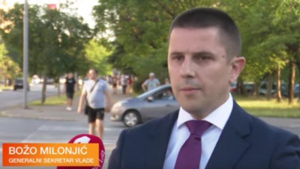 КРИВОКАПИЋ СМЕНИО МИЛОЊИЋА: Нови скандал у Влади Црне Горе - Смењен генерални секретар КРИВОКАПИЋ СМЕНИО МИЛОЊИЋА: Нови скандал у Влади Црне Горе - Смењен генерални секретар
