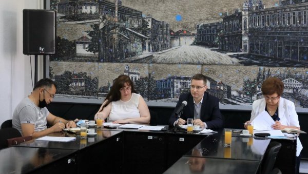УМЕСТО ПЕТ, 10 ГРАДСКИХ УПРАВА: Јавни увид у нацрт одлуке о измени буџета Крагујевца УМЕСТО ПЕТ, 10 ГРАДСКИХ УПРАВА: Јавни увид у нацрт одлуке о измени буџета Крагујевца