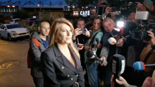 ЦЕЦА ЈЕ У НОВИМ ТРИДЕСЕТИМА: Вики Миљковић открила шта је пријатељици пожелела за рођендан (ФОТО/ВИДЕО) ЦЕЦА ЈЕ У НОВИМ ТРИДЕСЕТИМА: Вики Миљковић открила шта је пријатељици пожелела за рођендан (ФОТО/ВИДЕО)