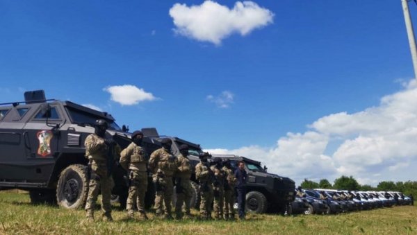СПРЕМНИ ЗА БОРБУ ПРОТИВ ТЕРОРИСТА: Код Дервенте успешно изведена вежба Полиције Српске у талачкој кризи (ФОТО) СПРЕМНИ ЗА БОРБУ ПРОТИВ ТЕРОРИСТА: Код Дервенте успешно изведена вежба Полиције Српске у талачкој кризи (ФОТО)