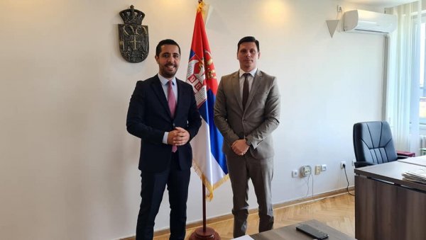 ИНФРАСТРУКТУРА ЈЕДАН ОД ПРИОРИТЕТА: Састанак Момировића са председником општине Лапово ИНФРАСТРУКТУРА ЈЕДАН ОД ПРИОРИТЕТА: Састанак Момировића са председником општине Лапово
