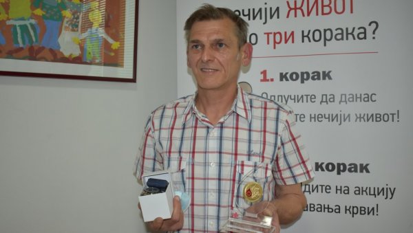ЗА 35 ГОДИНА КРВ ДАО 101 ПУТ: Велико срце Душана Француског из Кикинде - радник ливнице огромног срца (ФОТО) ЗА 35 ГОДИНА КРВ ДАО 101 ПУТ: Велико срце Душана Француског из Кикинде - радник ливнице огромног срца (ФОТО)