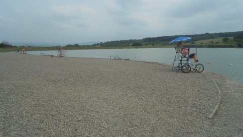 KREĆE KUPALIŠNA SEZONA: Gradski bazeni u Kragujevcu i jezero u Šumaricama sutra odlučuju o cenama ulaznica KREĆE KUPALIŠNA SEZONA: Gradski bazeni u Kragujevcu i jezero u Šumaricama sutra odlučuju o cenama ulaznica