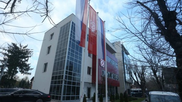 УКЛАЊАЊЕ ВИДЕА О ПРЕСУДИ МЛАДИЋУ УДАР НА ИСТИНУ: СНСД осудио скидање материјала са Фејсбукa УКЛАЊАЊЕ ВИДЕА О ПРЕСУДИ МЛАДИЋУ УДАР НА ИСТИНУ: СНСД осудио скидање материјала са Фејсбукa