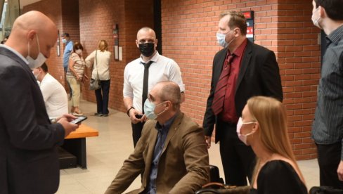 ЗОРАН МАРЈАНОВИЋ СТИГАО У СУД: Наставља се суђење за убиство Јелене Марјановић (ФОТО/ВИДЕО) ЗОРАН МАРЈАНОВИЋ СТИГАО У СУД: Наставља се суђење за убиство Јелене Марјановић (ФОТО/ВИДЕО)